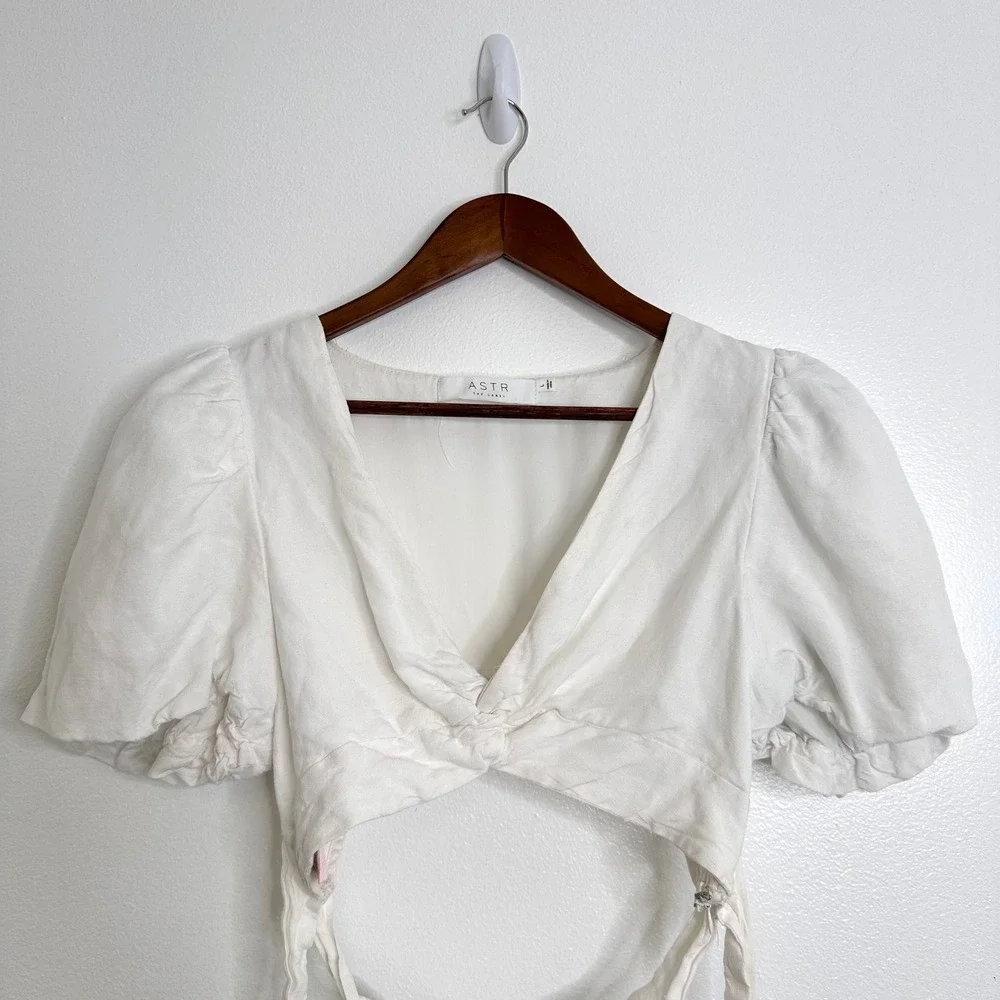 Astr the Label Nuria Puff Sleeve‎ Crop Top White L